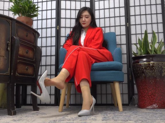 【网盘】[视频] A&F 117-美女路欣展示性感短丝脚丫