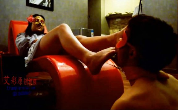 【网盘】『奴隶岛』—菲菲美足强制插嘴深喉