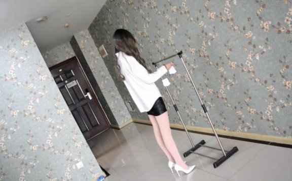 【网盘】『奴隶岛』—偷袜子的邻居弟弟