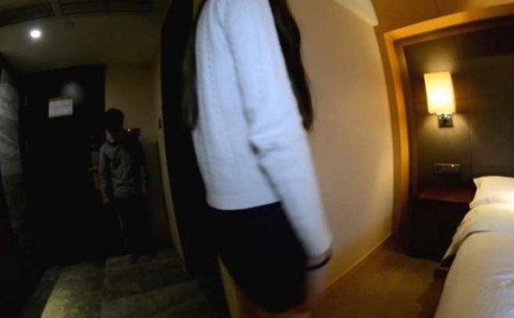 【网盘】『奴隶岛』—女警VS恋足男子的剧情反转