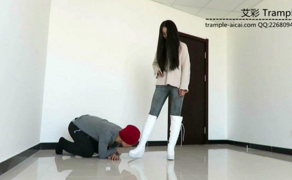 【网盘】超美天依老师长靴虐贱狗！