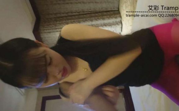 【网盘】90后玫红色丝袜美女技师的初调