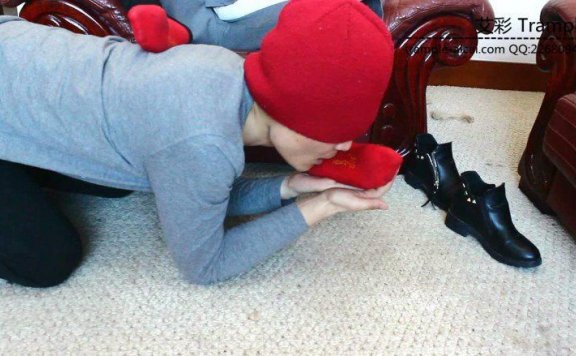 【网盘】跪舔12侑主棉袜小脚裸足，被女主各种羞辱！