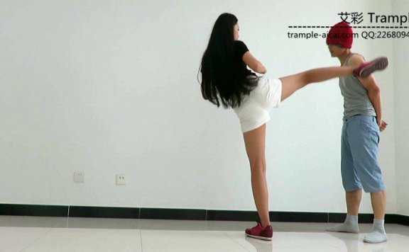 【网盘】超漂亮天依女主暴打小流氓!