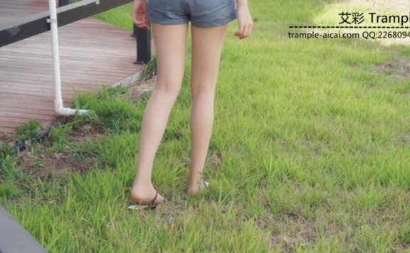 【网盘】性感丝袜脏底小皮户外卫生间室内极致调教