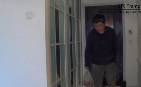 【网盘】黑冰调教送货的贱狗