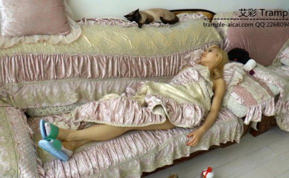 【网盘】黑冰酒醉后偷舔船袜