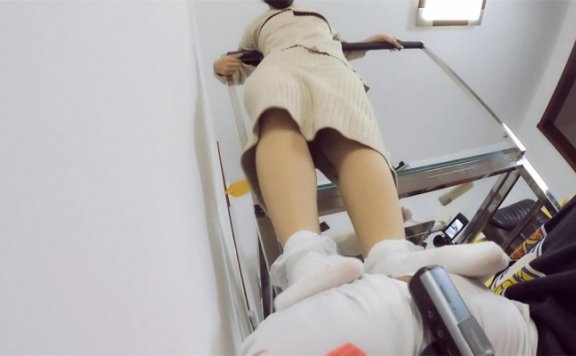 【网盘】【婧児小主】晓G全语言帆布鞋脏白袜踩头顶 踩踹审讯处决 GP824E跟随 YC-220523-6