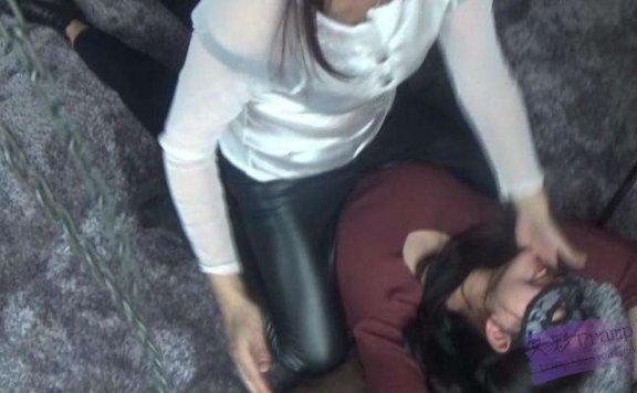 【网盘】女女剧情羞辱骑马虐屯