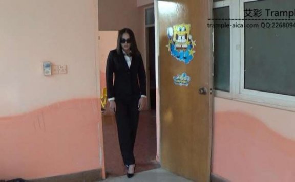 【网盘】职业装木板压碎2