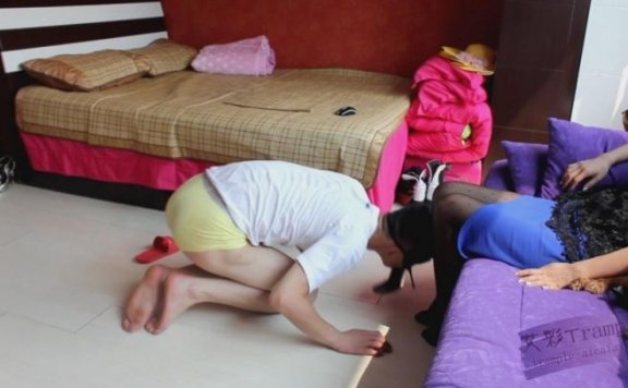 【网盘】性感丝袜调教贱男