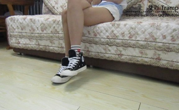 【网盘】帆布鞋下的脚垫子