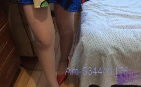 【网盘】【极品典藏】这样的白丝可以玩一年么？秀足,鞋+偷拍+全身+背影