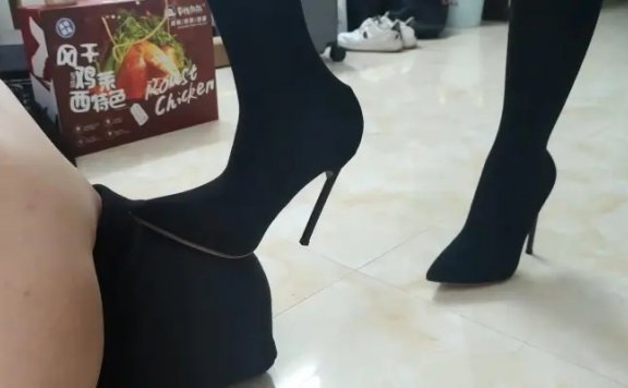 【网盘】小鱼大人美甲黑丝高跟靴子羞辱调教 YC-210722-3