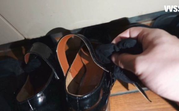 【网盘】小偷被瑶酱抓住后强迫吃脚舔袜坐脸窒息