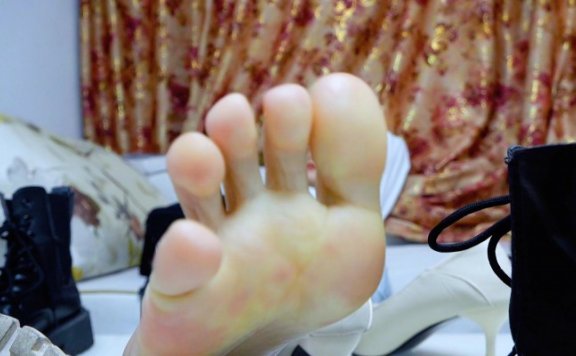 【网盘】【校园女流氓】安诺羞辱贱狗清理臭鞋pov