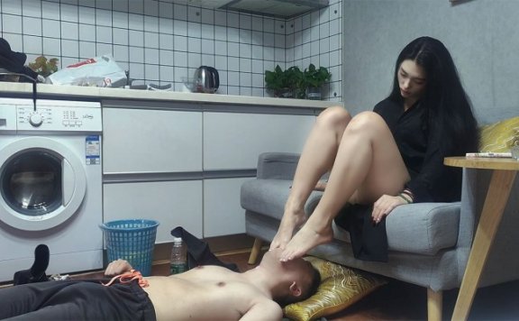 【网盘】【御航S】全体重蹲踩脸深喉恋足 YC-230606-4