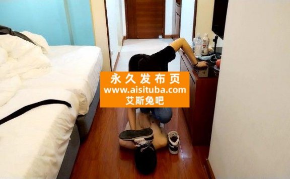 【网盘】广州小鱼姐姐紧身牛仔裤AJ踢裆,全体重踩踏强制吸酸臭脚汗 YC-231104-8