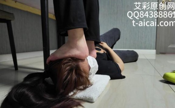 【网盘】『chnnsct1818』新入学素人女生玩虐女m YC-240829-5