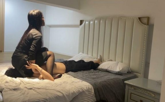 【网盘】【黑丝诱惑】素人篇：某医美前台接待员乔伊坐脸窒息口水虐乳耳光 YC-241025-2