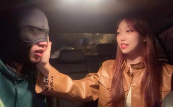 【网盘】【素人挖掘机】开放散步小姐姐小白鞋白袜虐 bf46748