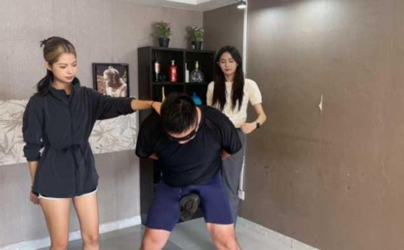 【网盘】【蛋碎娇娃】『超S·联盟』靓丽主播防狼教学 YC-250208-3