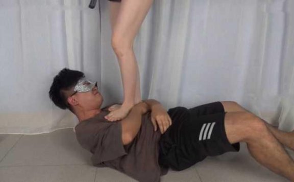 【网盘】变态老师被女学生狠狠羞辱折磨踩踏 JS241202-33