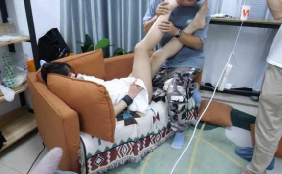 【网盘】【第5风格】剧情00后被入室抢劫捆绑勒晕舔脚 第三部 JS241204~1