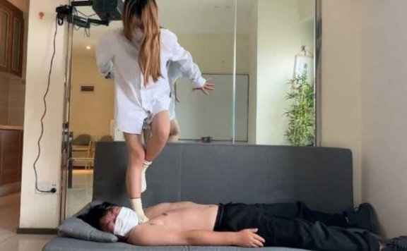 【网盘】【小鲨鱼殿下】匡威全体重踩脖子踩裆 飞坐肚子 YC-250106-2