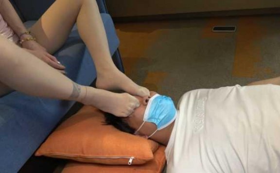 【网盘】【领主老大】丝袜脚残忍虐待眼睛 YC-250207-3