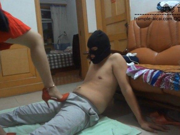 【网盘】天津夕颜美女S带着黑手套惩罚老公~~