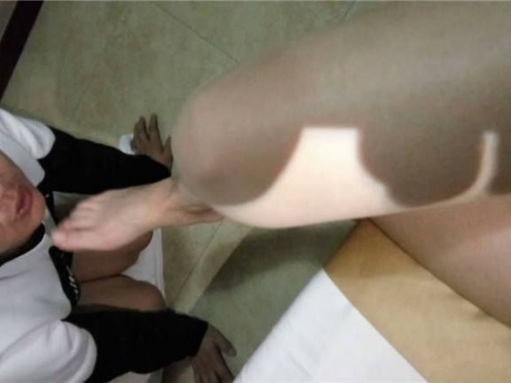 【网盘】鸽宝S裸足插嘴深喉舔脚