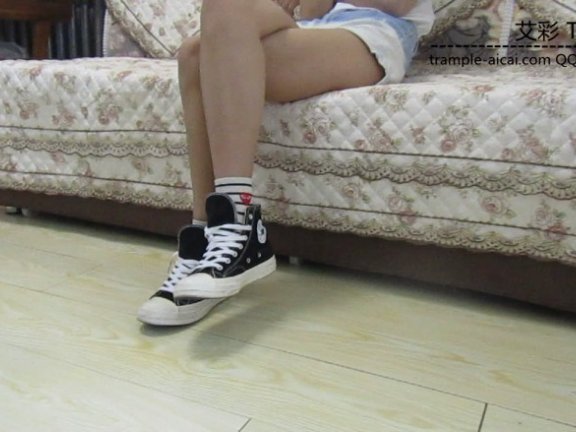 【网盘】帆布鞋下的脚垫子