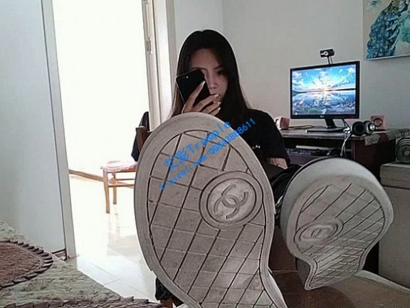 【网盘】夏季黑丝脚下的空气