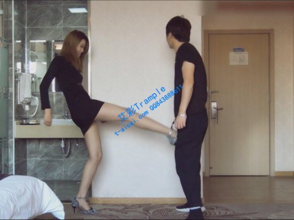 【网盘】【女子防身术】超美大长腿白领美女各种姿势踢裆 G-200108