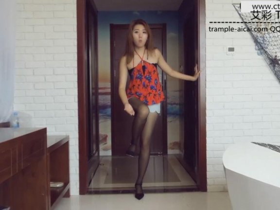 【网盘】【女子防身术】丝袜美女一边讲解一边示范 G-181026-8