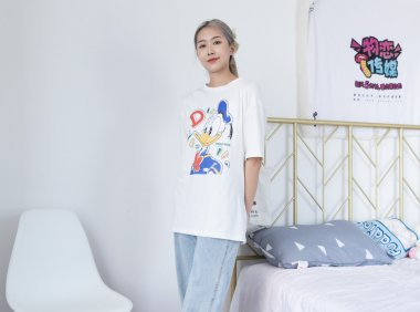 资讯|物恋传媒 – NO.942期 《小鹿》 帆布鞋，棉船袜，裸足