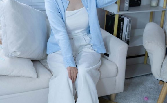 资讯|甜予摄影 – NO.060期 《梨子》 板鞋，脏白棉袜，裸足