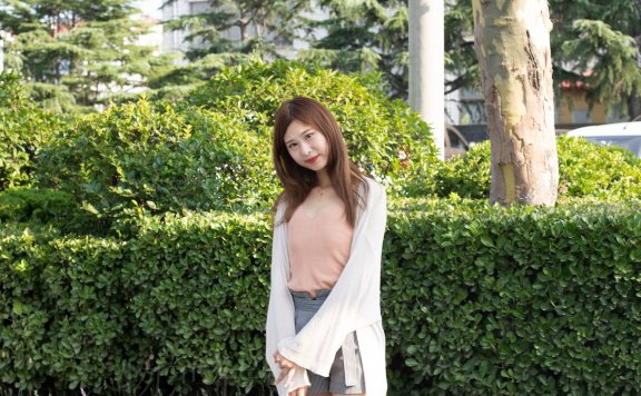 资讯|物恋传媒 – NO.045期 《小雨》 板鞋,棉袜,裸足