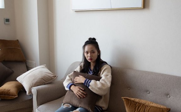 资讯|物恋传媒 – NO.080期 《雯雯》 经典休闲装[匡威帆布鞋，棉袜