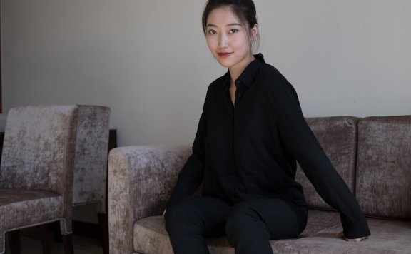 资讯|物恋传媒 – NO.228期 《雅梦》 OL制服,高跟鞋,短丝,棉袜,裸足