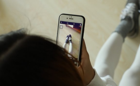 资讯|物恋传媒 – NO.006期 《小七》 NB运动鞋，棉袜，丝袜，白丝，裸足