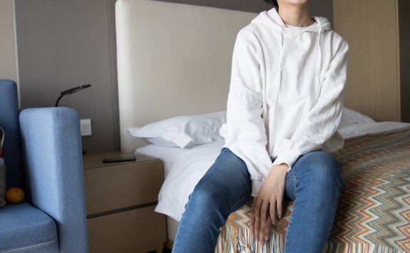 资讯|物恋传媒 – NO.265期 《小飞》 马丁靴，棉袜，裸足