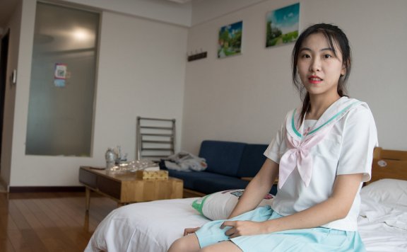 资讯|物恋传媒 – NO.312期 《elise》 JK制服,匡威帆布鞋,棉袜,肉丝