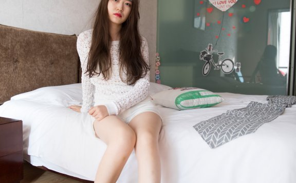 资讯|物恋传媒 – NO.284期 《佳琪》 马丁靴,五指棉袜,裸足,扭伤剧情