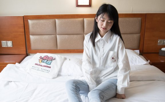 资讯|物恋传媒 – NO.359期 《小凌》 vans帆布鞋,棉袜,裸足,踩东西主题