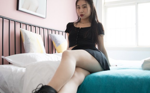 资讯|物恋传媒 – NO.351期 《璐璐》 马丁靴，肉丝，裸足