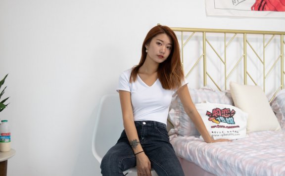 资讯|物恋传媒 – NO.526期 《言言》 马丁靴,白棉袜,肉丝,裤里丝