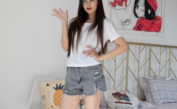 资讯|物恋传媒 – NO.521期 《菲菲》 匡威帆布鞋，过膝棉袜，裸足