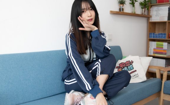 资讯|物恋传媒 – NO.654期 《猫耳》 NB运动鞋，白色短棉袜，裸足，裸足热水泡脚剧情